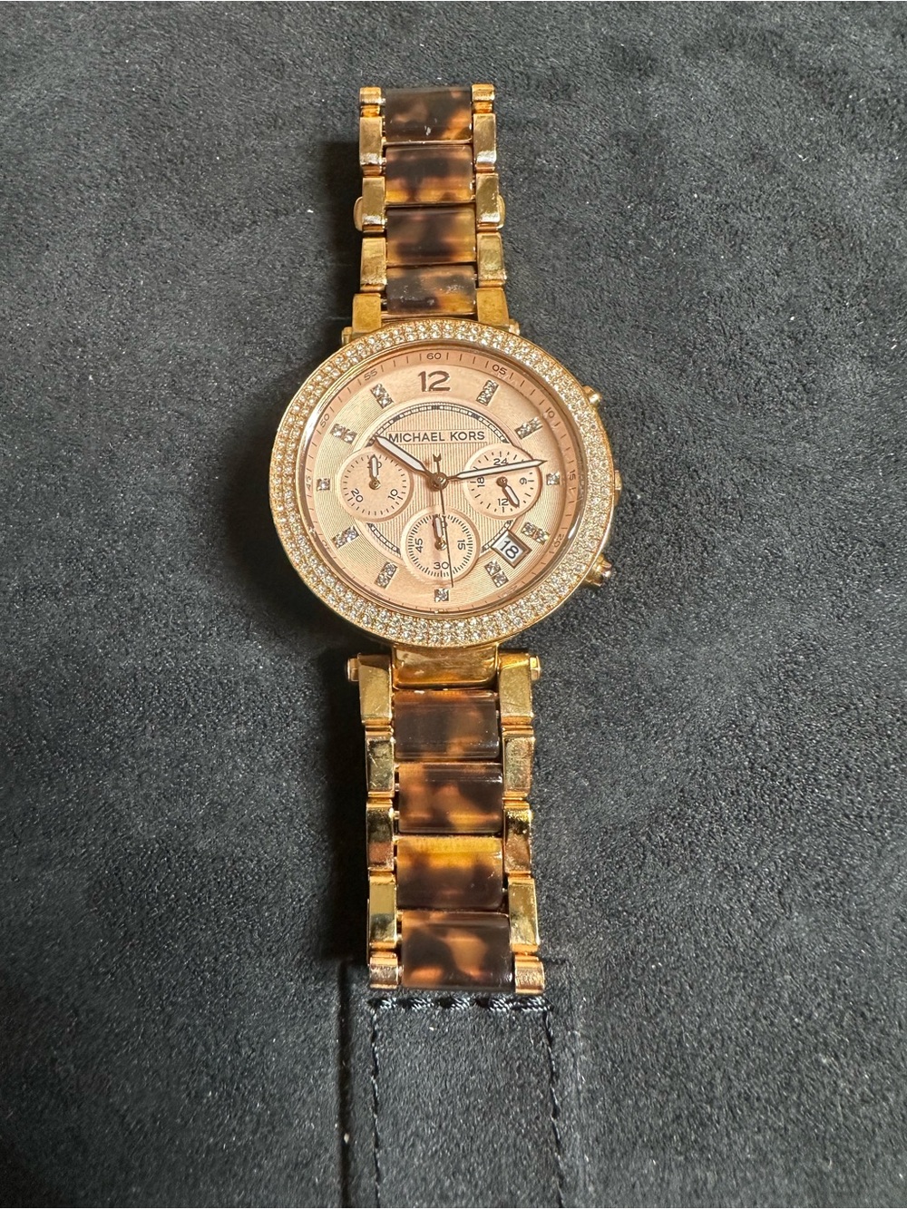Michael Kors Gold and Tortoiseshell Crystal-Accent Women's Watch No battery . - Picture 5 of 5